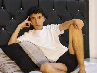 MaxLeons nude