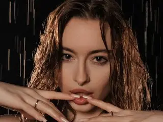 ZeniaSelusi shows